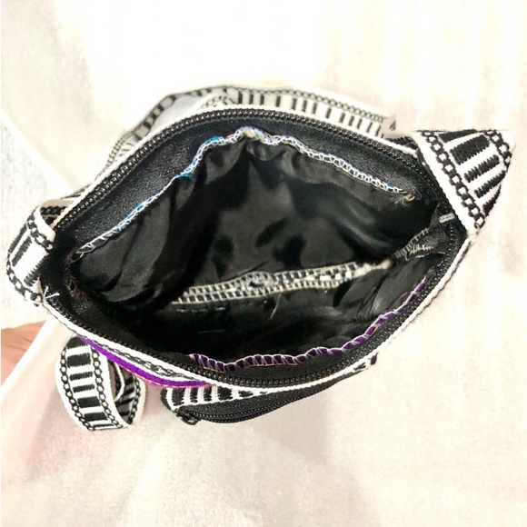 PURSE WOVEN WOOL mini Cross Body Purse from south america size 5x5 NWOT - Picture 4 of 7